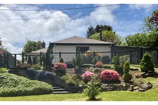 679 Clatsop Ave, Astoria, OR 97103 - Photo 1