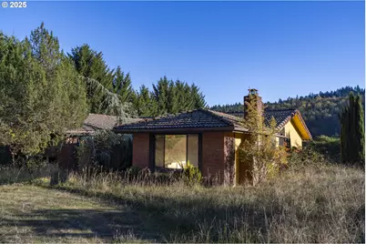 312 Bryant Ln, Roseburg, OR 97471 - Photo 1