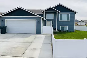 472 Cardinal Pl, Umatilla, OR 97882 - Photo 1