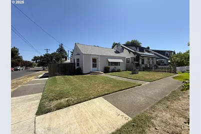 731 W 4th St, Medford, OR 97501 - Photo 1