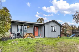 350 SE Park St, Winston, OR 97496 - Photo 1