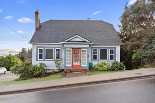 1014 8th St, Astoria, OR 97103 - Photo 1