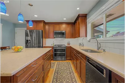 1868 SE Oak St, Hillsboro, OR 97123 - Photo 9