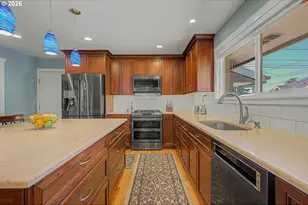 1868 SE Oak St, Hillsboro, OR 97123 - Photo 9