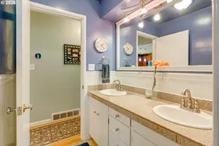 1868 SE Oak St, Hillsboro, OR 97123 - Photo 17