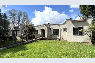 806 Railroad Ave, Myrtle Point, OR 97458 - Photo 1