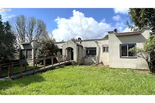 806 Railroad Ave, Myrtle Point, OR 97458 - Photo 1