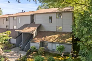 8949 SW Fairview Pl, Portland, OR 97223 - Photo 1