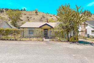 413 SW Brent Dr, John Day, OR 97845 - Photo 1