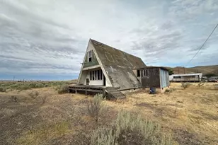 111 Roosevelt Ave, Roosevelt, WA 99356 - Photo 1