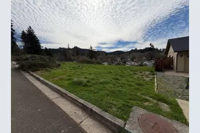 1027 Forest Heights St #19-21, Sutherlin, OR 97479 - Photo 1