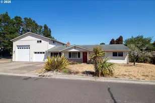 1868 Tamarack St, Florence, OR 97439 - Photo 1