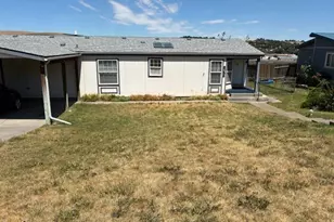 3055 SW River View Dr, Pendleton, OR 97801 - Photo 1