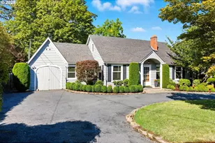 10945 SW 61st Ave, Portland, OR 97219 - Photo 1