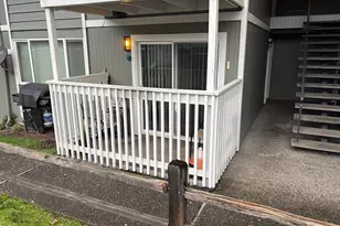 885 NE Sunset St, Roseburg, OR 97470 - Photo 1