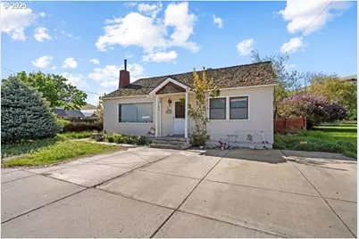 420 Water St, Heppner, OR 97836 - Photo 1