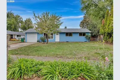 821 SW 14th St, Troutdale, OR 97060 - Photo 1