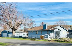 103 SE 17th Ave, Milton-Freewater, OR 97862 - Photo 1