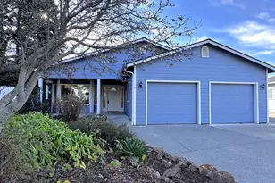 518 Rosichelli Dr, Brookings, OR 97415 - Photo 1