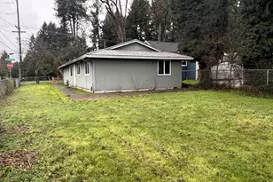 9818 SE Clackamas Rd, Clackamas, OR 97015 - Photo 1