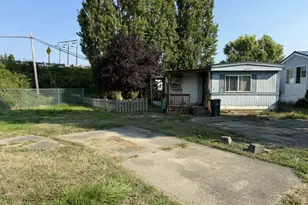 1000 N 8th St, Reedsport, OR 97467 - Photo 1