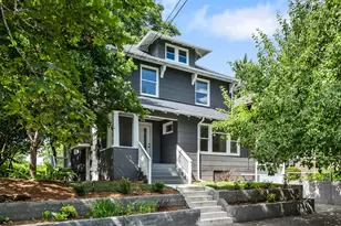 3003 SE Woodward St, Portland, OR 97202 - Photo 1