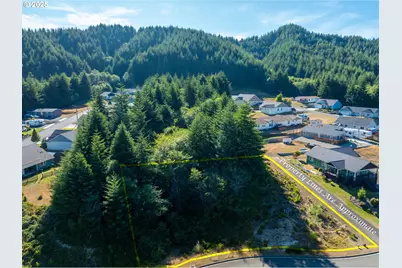 230 Foxglove Way #35, Reedsport, OR 97467 - Photo 1