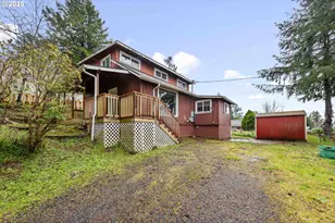 883 E 11th St, Coquille, OR 97423 - Photo 1