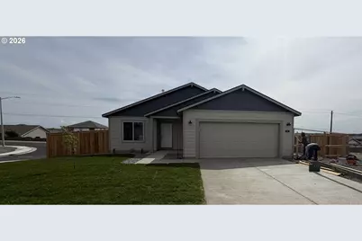 848 NE Laurel Springs Dr, Hermiston, OR 97838 - Photo 1