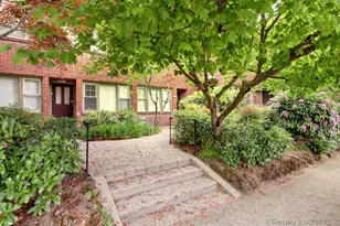2937 SE Hawthorne Blvd, Portland, OR 97214 - Photo 1