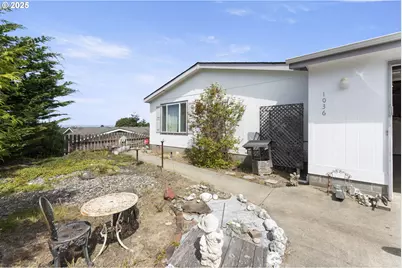 1036 Plymouth Ave, Coos Bay, OR 97420 - Photo 1