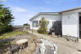 1036 Plymouth Ave, Coos Bay, OR 97420 - Photo 1