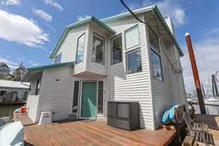 331 NE Bridgeton Rd, Portland, OR 97211 - Photo 1