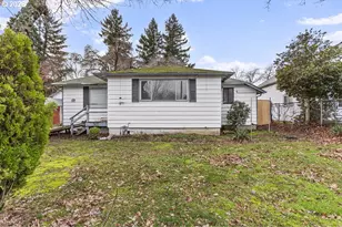 805 SE 197th Ave, Portland, OR 97233 - Photo 1