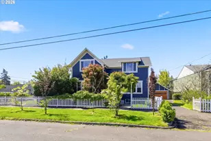 349 S 6th St, Cottage Grove, OR 97424 - Photo 1