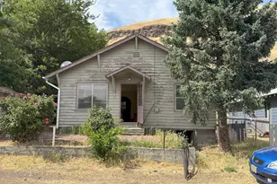 115 Main St, Wishram, WA 98673 - Photo 1