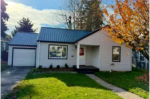 9036 SE Washington St, Portland, OR 97216 - Photo 1