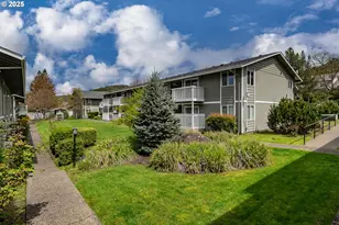 885 NE Sunset St, Roseburg, OR 97470 - Photo 1