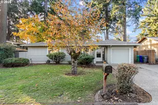 1929 SE 114th Pl, Portland, OR 97216 - Photo 1