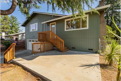 2197 Del Mar Dr, Roseburg, OR 97471 - Photo 1