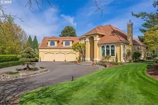 300 SE Arrow Creek Ln, Gresham, OR 97080 - Photo 1