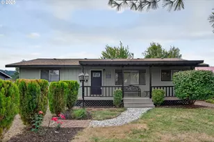 207 Hawthorne St, Sutherlin, OR 97479 - Photo 1