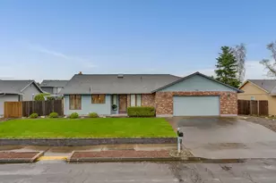 702 NE 134th St, Vancouver, WA 98685 - Photo 1
