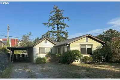 374 1st Ave, Coos Bay, OR 97420 - Photo 1