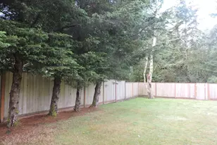 47 SW Gardenia Ave, Warrenton, OR 97146 - Photo 3