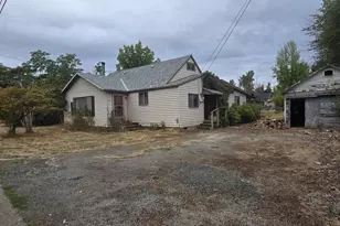 748 W Ellendale Ave, Dallas, OR 97338 - Photo 1