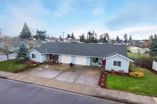 402 E Washington St, Carlton, OR 97111 - Photo 1