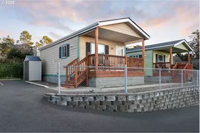 392 NW 3rd St, Newport, OR 97365 - Photo 1