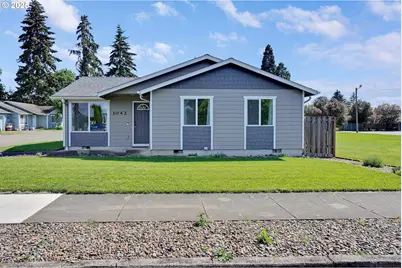1042 18th Ave SE, Albany, OR 97322 - Photo 1