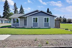 1042 18th Ave SE, Albany, OR 97322 - Photo 1